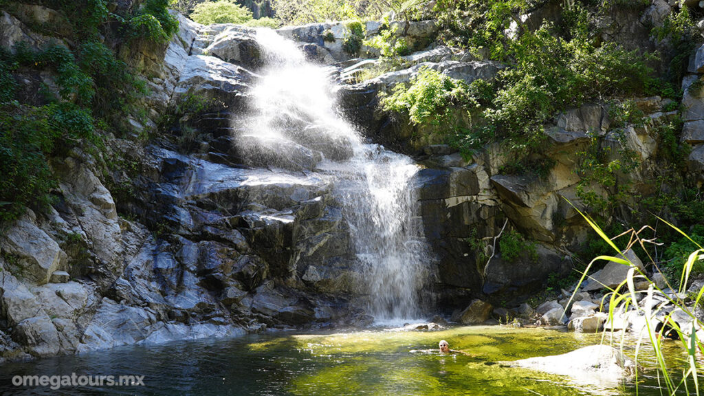 Sierra Waterfalls Tour / Omega Tours Todos Santos
