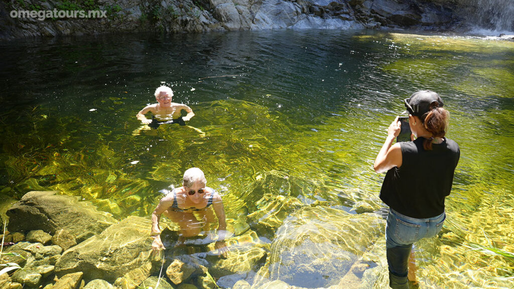 Sierra Waterfalls Tour / Omega Tours Todos Santos
