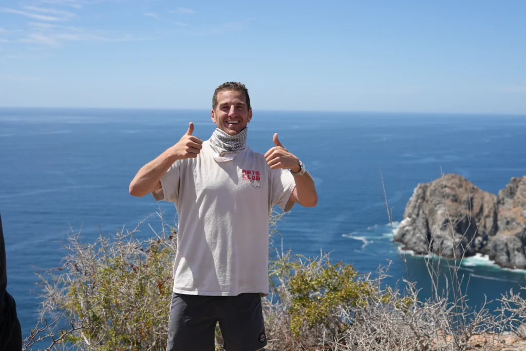Cliff hike in Todos Santos with Omega Tours