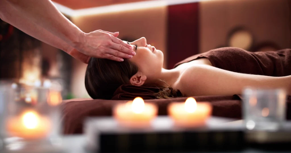 PRIVATE HOLISTIC MASSAGE EXPERIENCE 18