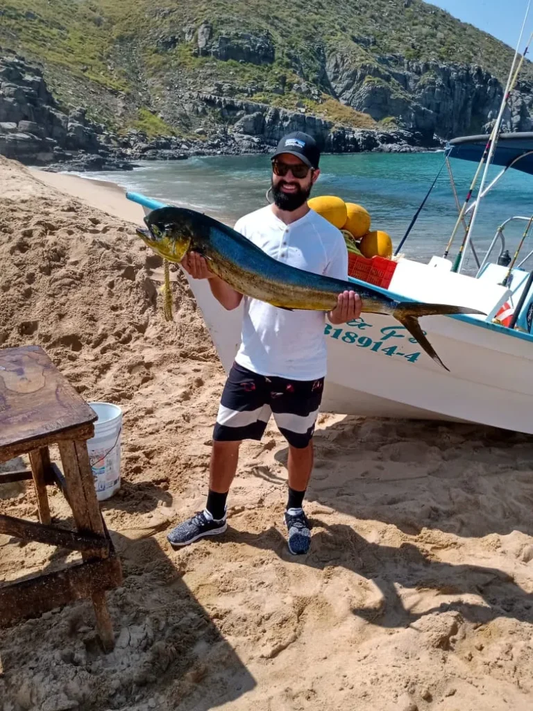 Sport fishing in Todos Santos with Omega Tours